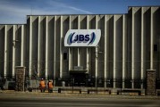 梦见搓澡陷入丑闻的巴西肉类巨头JBS在美上市 首日开盘报13.65美元